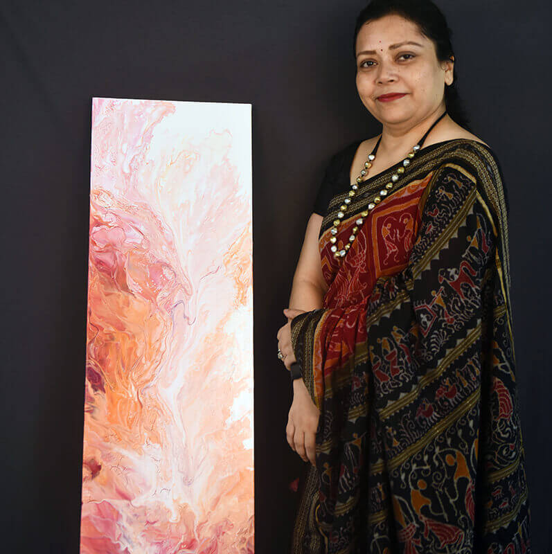 Deepa Kulkarni With Her Canvas