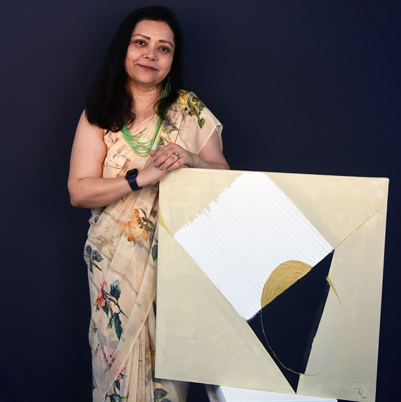 Deepa Kulkarni With Her Canvas