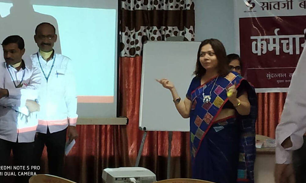 Deepa Kulkarni Speaking in Seminar